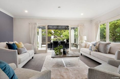 Photo of property in 1/206 East Coast Road, Forrest Hill, Auckland, 0620