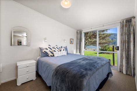 Photo of property in 1755 Queen Charlotte Drive, Linkwater, Picton, 7281