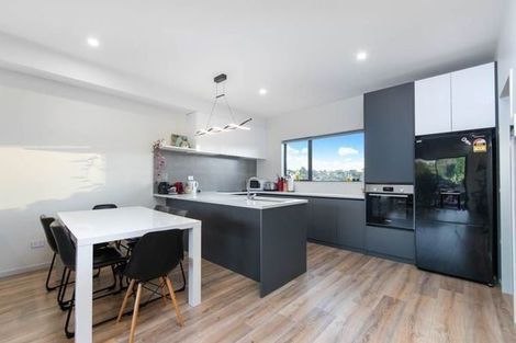 Photo of property in 2b Kororo Street, Northcote, Auckland, 0627
