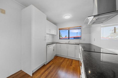 Photo of property in 1 Dalmahoy Place, Wattle Downs, Auckland, 2103