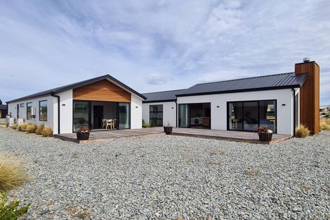 Photo of property in 15 Rodman Lane, Lake Tekapo, 7999