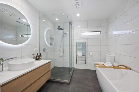 Photo of property in 1/16 Clematis Avenue, Murrays Bay, Auckland, 0630