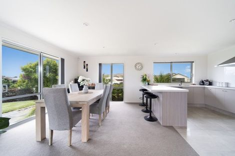 Photo of property in 2 Roto View, One Tree Point, 0118