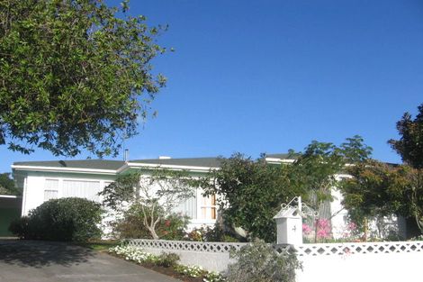 Photo of property in 4 Somerset Crescent, Highbury, Palmerston North, 4412