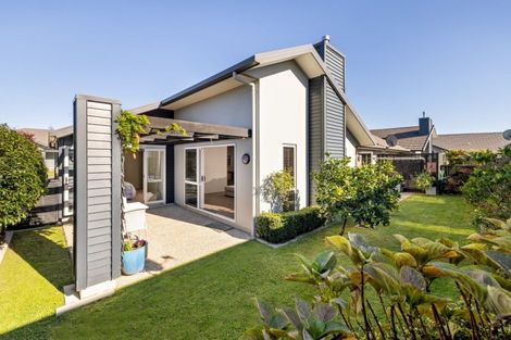 Photo of property in 16 Bridgewater Way, Pyes Pa, Tauranga, 3112