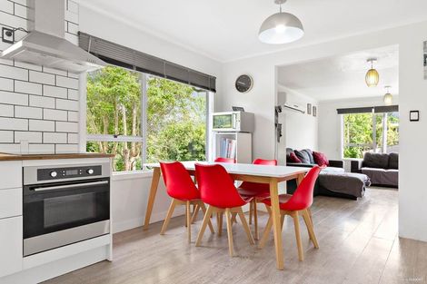 Photo of property in 38 Sylvan Crescent, Te Atatu South, Auckland, 0610