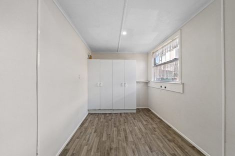 Photo of property in 4 Kenderdine Road, Papatoetoe, Auckland, 2025