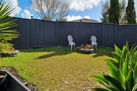 Photo of property in 8 Owl Court, Unsworth Heights, Auckland, 0632