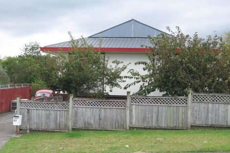 Photo of property in 10 Madigan Place, Glendene, Auckland, 0602