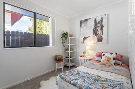 Photo of property in 10a Cramond Drive, Mangere East, Auckland, 2024