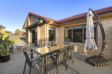 Photo of property in 33 Saint Heliers Place, Papamoa Beach, Papamoa, 3118