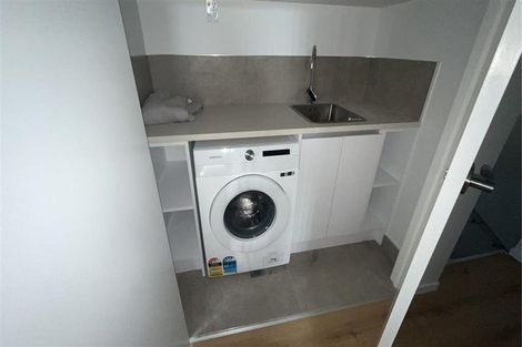 Photo of property in 2/28 Croydon Road, New Lynn, Auckland, 0600