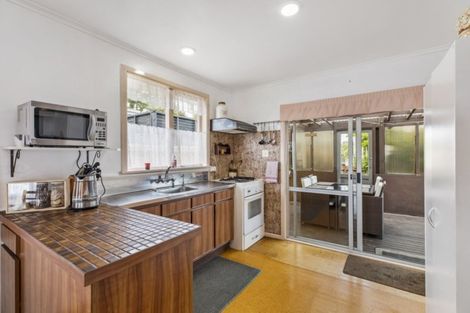 Photo of property in 118 Don Buck Road, Massey, Auckland, 0614