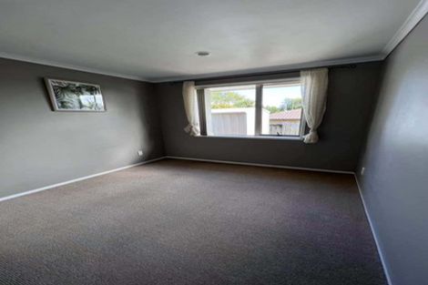 Photo of property in 5 Sunvista Avenue, Oteha, Auckland, 0632