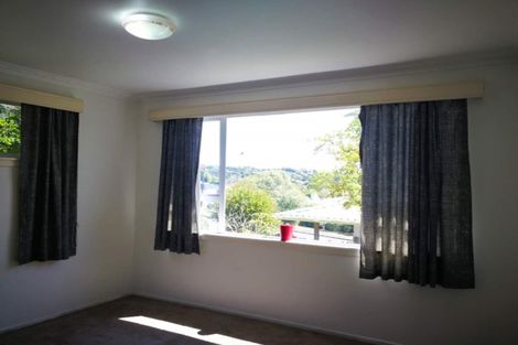 Photo of property in 10 Barron Drive, Green Bay, Auckland, 0604