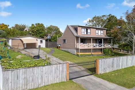 Photo of property in 2 Raelene Place, Massey, Auckland, 0614