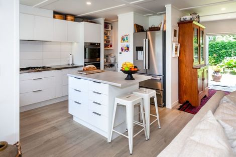 Photo of property in 107 Riverview Road, Whangamata, 3620