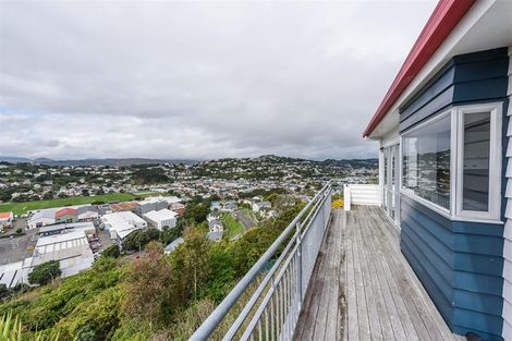 Photo of property in 20 Waiwera Crescent, Maupuia, Wellington, 6022
