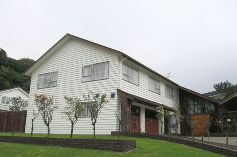 Photo of property in 25 Balliol Drive, Tawa, Wellington, 5028