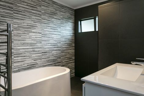 Photo of property in 108 Acacia Heights Drive, Acacia Bay, Taupo, 3385