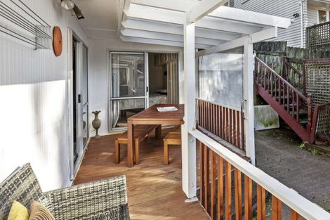 Photo of property in 5 Bird Grove, Stokes Valley, Lower Hutt, 5019