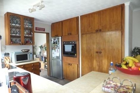 Photo of property in 11 Oakley Crescent, Hornby, Christchurch, 8042