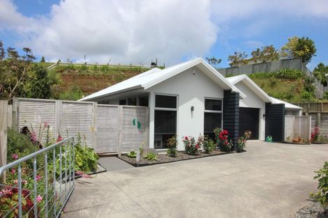 Photo of property in 17a Heta Road, Highlands Park, New Plymouth, 4312