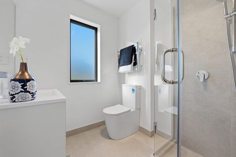 Photo of property in 3 Gill Avenue, Te Atatu Peninsula, Auckland, 0610