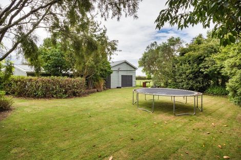 Photo of property in 17 Aranui Road, Kairanga, Palmerston North, 4475