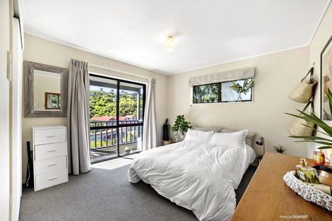 Photo of property in 117 Houghton Bay Road, Houghton Bay, Wellington, 6023