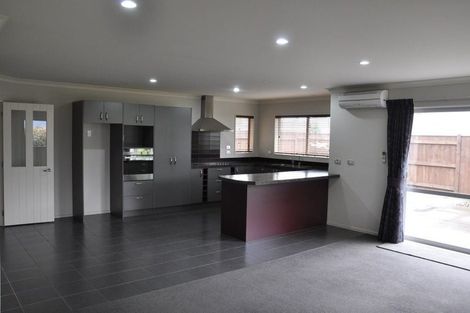 Photo of property in 51 Tennyson Avenue, Kelvin Grove, Palmerston North, 4414