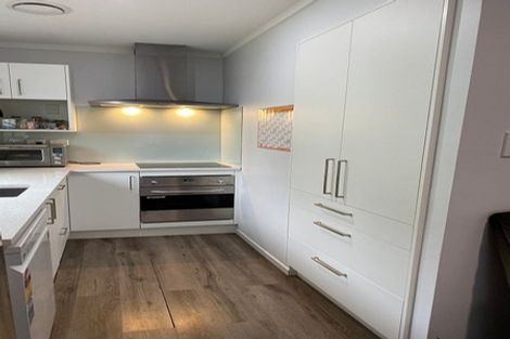 Photo of property in 2/366a Glenfield Road, Glenfield, Auckland, 0629