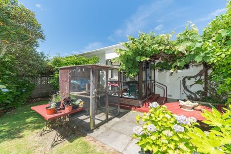 Photo of property in 18 Wincanton Place, Awapuni, Palmerston North, 4412