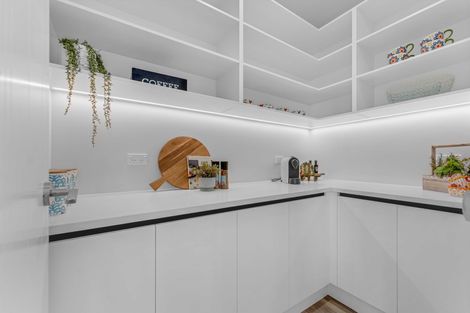 Photo of property in 27 Korowhiti Road, Clarks Beach, 2122