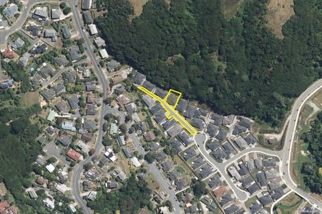 Photo of property in 32 Mooring Close, Whitby, Porirua, 5024