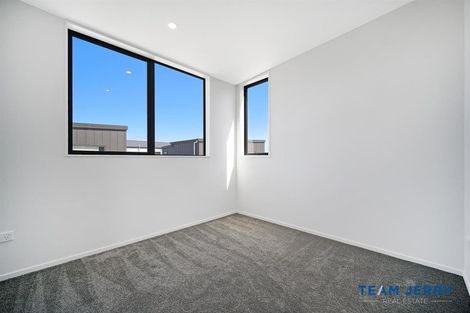 Photo of property in 14 Parahau Road, Papakura, 2110