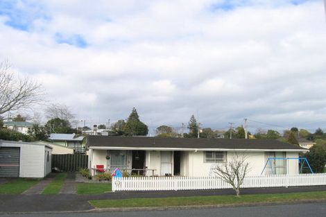 Photo of property in 2 Holloway Place, Forest Lake, Hamilton, 3200