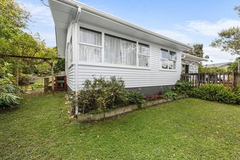 Photo of property in 15 Helleur Road, Massey, Auckland, 0614