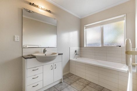Photo of property in 3 Reefton Place, Flat Bush, Auckland, 2019