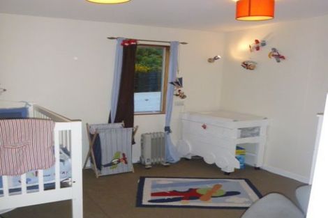 Photo of property in 10 Chastudon Place, Tawa, Wellington, 5028