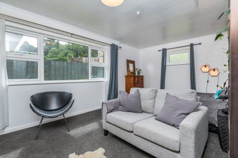 Photo of property in 13 Turville Crescent, Newlands, Wellington, 6037