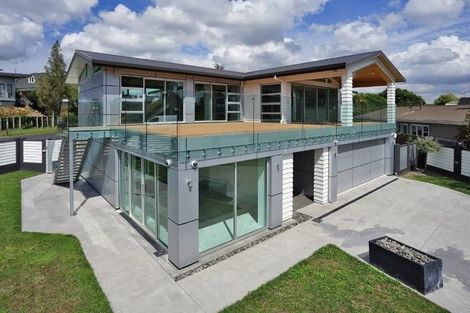 Photo of property in 163 Lake Crescent, Hamilton Lake, Hamilton, 3204