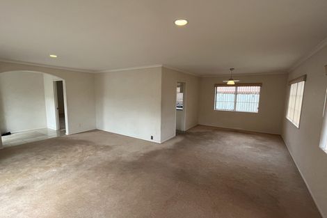 Photo of property in 6 Claremont Way, East Tamaki Heights, Auckland, 2016