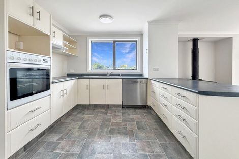 Photo of property in 12 Hart Street, Foxton Beach, Foxton, 4815