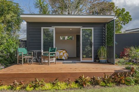 Photo of property in 10 Impala Place, Whitianga, 3510