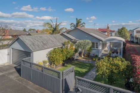 Photo of property in 29 Horotutu Road, Greenlane, Auckland, 1061