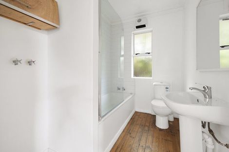 Photo of property in 30 Seaview Terrace, Kew, Dunedin, 9012
