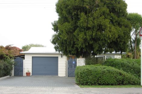 Photo of property in 4 Hannah Road, Hannahs Bay, Rotorua, 3010