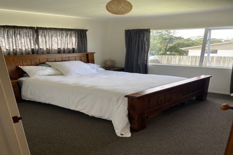 Photo of property in 6 Hanson Place, West Harbour, Auckland, 0618