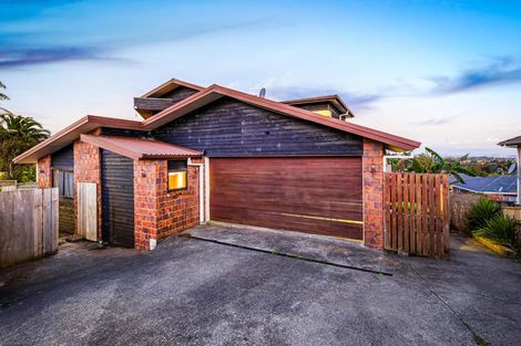 Photo of property in 4 Gordon Stanley Drive, Massey, Auckland, 0614